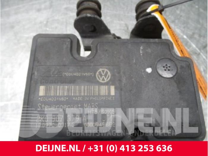 Begagnade ABS-pump Volkswagen Caddy III (2KA,2KH,2CA,2CH) 2.0 SDI Pris € 12,10 Inklusive moms erbjuds av van Deijne Onderdelen Uden B.V.