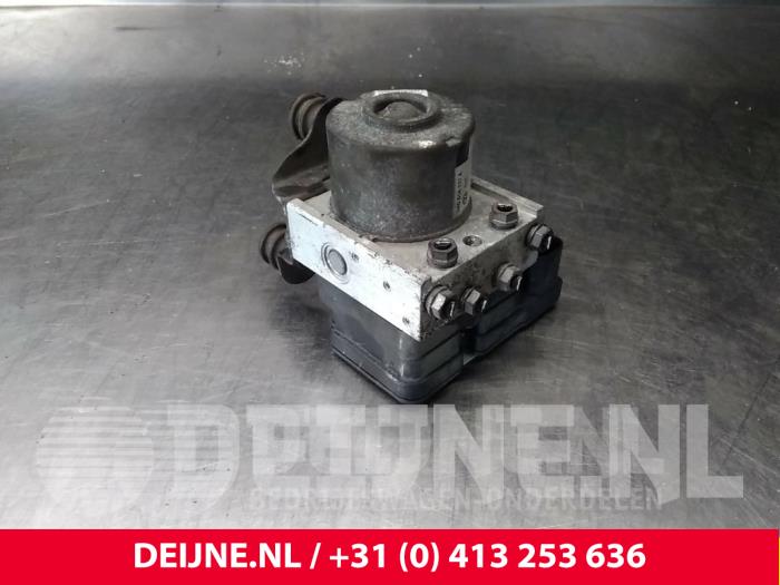 Begagnade ABS-pump Volkswagen Caddy III (2KA,2KH,2CA,2CH) 2.0 SDI Pris € 12,10 Inklusive moms erbjuds av van Deijne Onderdelen Uden B.V.