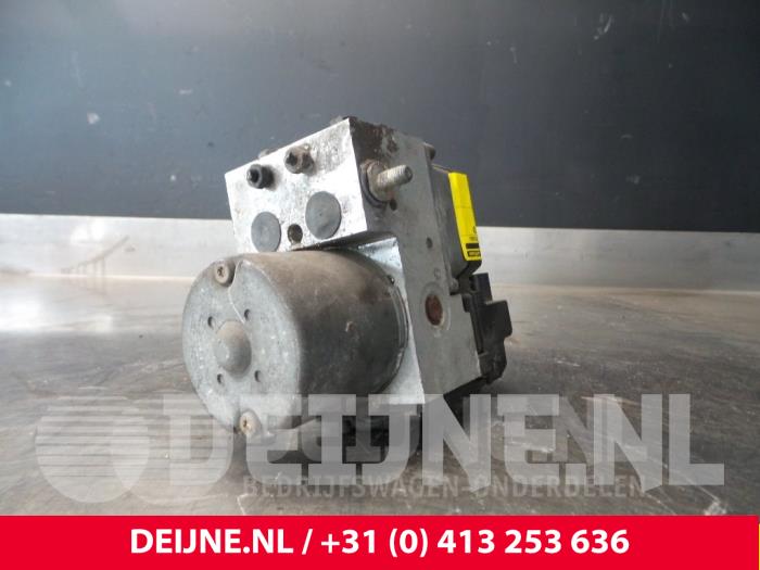 Używane Pompa ABS Iveco New Daily III 35C13V,S13V Cena € 121,00 Z VAT oferowane przez van Deijne Onderdelen Uden B.V.
