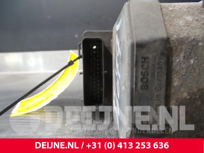 ABS Pumpe van een Iveco New Daily III 35C12V,S12V 2004