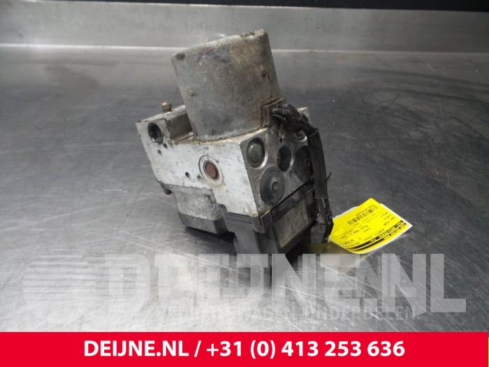 Gebrauchte ABS Pumpe Iveco New Daily III 35C12V,S12V Preis € 181,50 Mit Mehrwertsteuer angeboten von van Deijne Onderdelen Uden B.V.