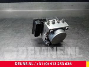 Usagé Pompe ABS Peugeot Bipper (AA) 1.4 HDi Prix € 90,75 Prix TTC proposé par van Deijne Onderdelen Uden B.V.