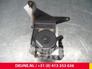 Used ABS pump Renault Master III (FD/HD) 2.2 dCi 16V Price € 121,00 Inclusive VAT offered by van Deijne Onderdelen Uden B.V.