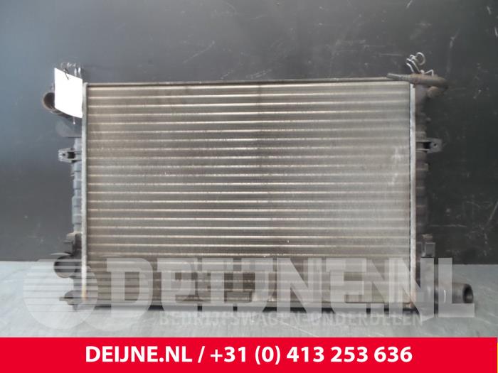 Używane Chlodnica Citroen Jumpy (BS/BT/BY/BZ) 1.9Di Cena € 18,15 Z VAT oferowane przez van Deijne Onderdelen Uden B.V.