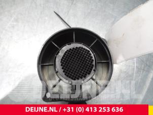 Używane Miernik ilosci powietrza Volkswagen Crafter 2.5 TDI 30/32/35 Cena € 30,25 Z VAT oferowane przez van Deijne Onderdelen Uden B.V.