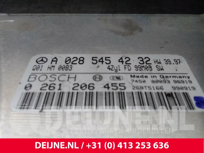 Engine management computer from a Mercedes-Benz C (W202) 1.8 C-180 16V 2000