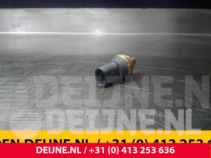 Engine temperature sensor from a Volkswagen Polo V (6R) 1.2 TDI 12V BlueMotion 2011