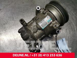 Usados Bomba de aire acondicionado Renault Kangoo Express (FC) 1.5 dCi 60 Precio € 24,20 IVA incluido ofrecido por van Deijne Onderdelen Uden B.V.