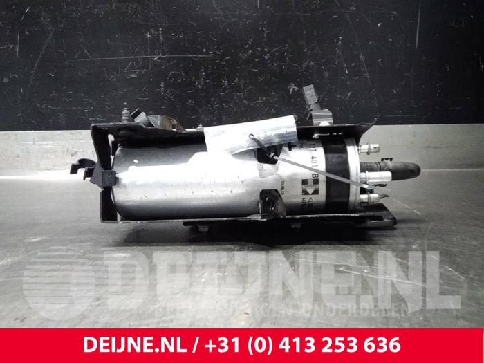 Begagnade Bränslefilterhus Volkswagen Transporter T6 2.0 TDI DRF Pris € 36,30 Inklusive moms erbjuds av van Deijne Onderdelen Uden B.V.