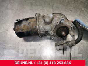 Used Front wiper motor Opel Movano (4A1; 4A2; 4B2; 4B3; 4C2; 4C3) 2.5 CDTI Price € 66,55 Inclusive VAT offered by van Deijne Onderdelen Uden B.V.