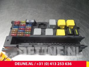 Używane Skrzynka bezpieczników Mercedes Sprinter 3,5t (906.63) 310 CDI 16V Cena na żądanie oferowane przez van Deijne Onderdelen Uden B.V.