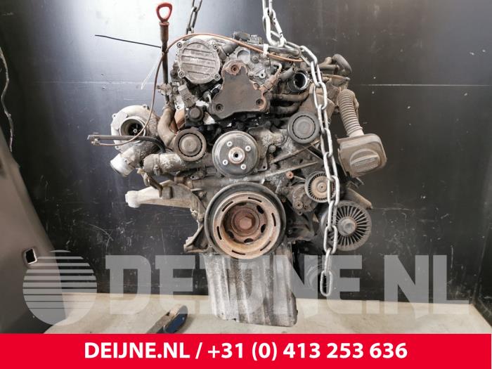 Motor de un Mercedes-Benz Vito (639.6) 2.2 109 CDI 16V 2004