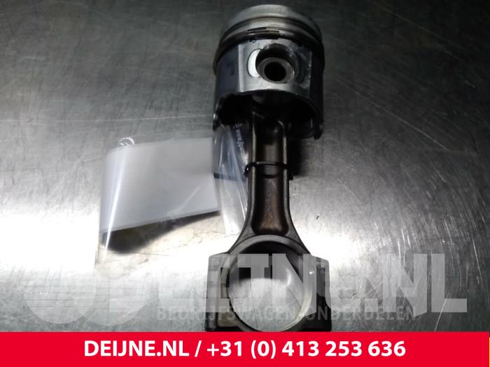 Gebrauchte Kolben Opel Vivaro 1.9 DI Preis € 60,50 Mit Mehrwertsteuer angeboten von van Deijne Onderdelen Uden B.V.