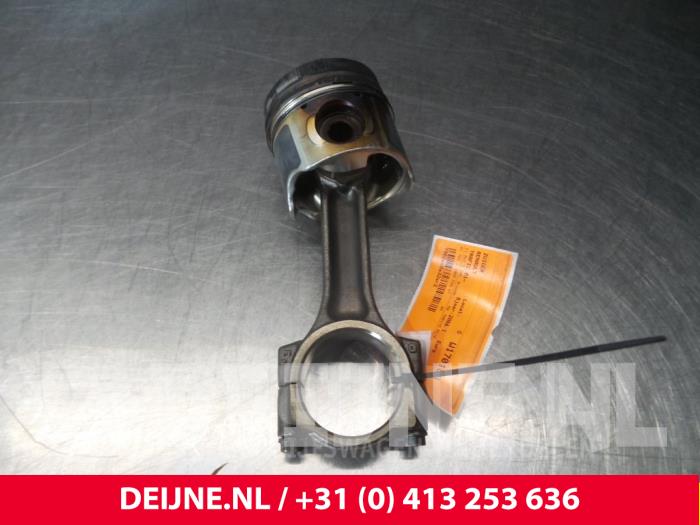 Gebrauchte Kolben Renault Trafic New (FL) 1.9 dCi 82 16V Preis € 60,50 Mit Mehrwertsteuer angeboten von van Deijne Onderdelen Uden B.V.