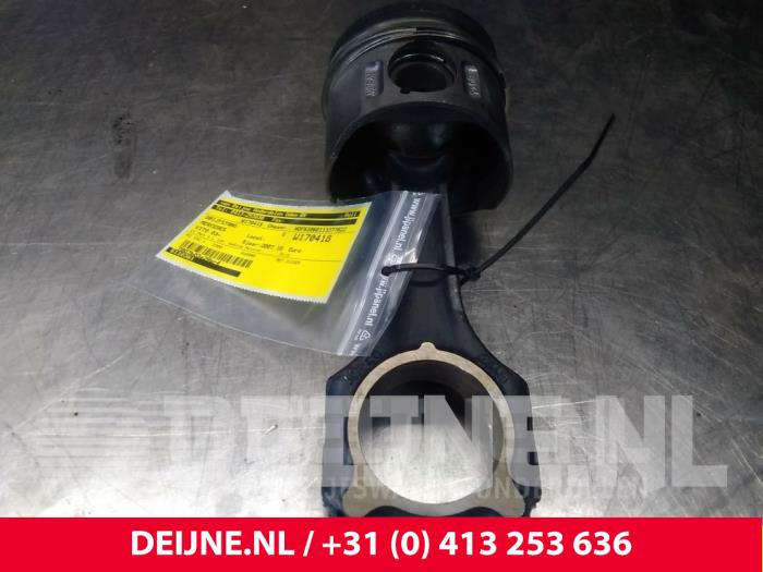 Używane Korbowód Mercedes Vito (639.6) 2.2 109 CDI 16V Cena € 60,50 Z VAT oferowane przez van Deijne Onderdelen Uden B.V.