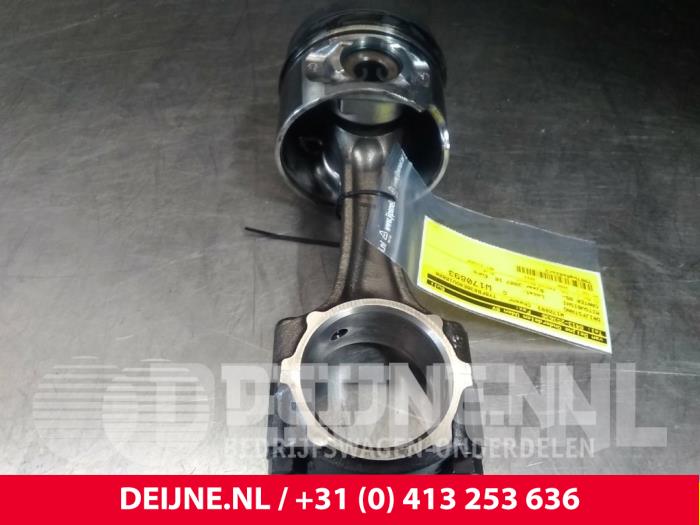 Begagnade Vevstake Mitsubishi Canter 3.0 Di-D 16V Pris € 151,25 Inklusive moms erbjuds av van Deijne Onderdelen Uden B.V.