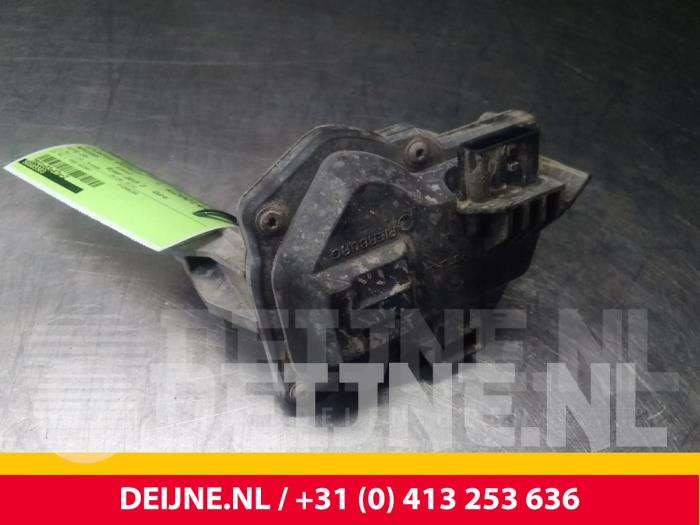 Gebrauchte Auspuff Drosselventil Mercedes Vito (447.6) 1.6 111 CDI 16V Preis € 24,20 Mit Mehrwertsteuer angeboten von van Deijne Onderdelen Uden B.V.