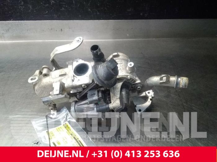 EGR valve from a Peugeot Expert (G9) 1.6 HDi 90 2012