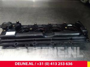 Używane Pokrywa zaworów Opel Movano (4A1; 4A2; 4B2; 4B3; 4C2; 4C3) 3.0 CDTI 16V Cena € 121,00 Z VAT oferowane przez van Deijne Onderdelen Uden B.V.