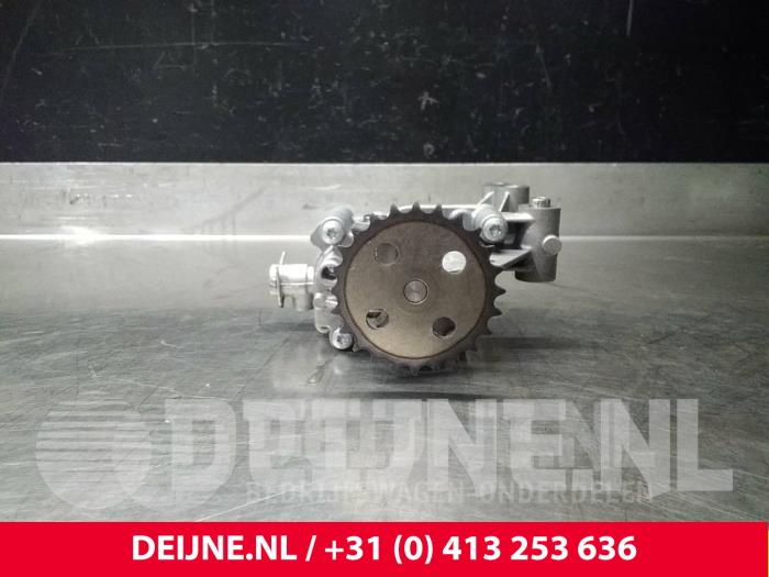 Gebrauchte Ölpumpe Opel Movano Combi 2.5 DTI Preis € 60,50 Mit Mehrwertsteuer angeboten von van Deijne Onderdelen Uden B.V.