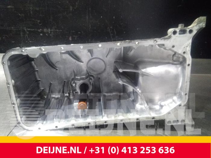 Usagé Couvercle carter Mercedes Sprinter 2t (901/902) 213 CDI 16V Prix € 60,50 Prix TTC proposé par van Deijne Onderdelen Uden B.V.