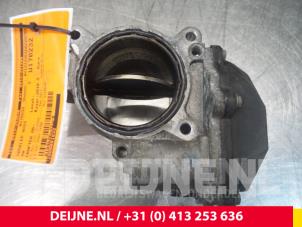 Boitier papillon d'un Volkswagen Crafter 2.5 TDI 30/35/50 2010
