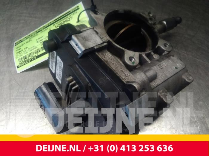 Używane Przepustnica Fiat Doblo Cargo (263) 1.6 D Multijet Cena € 30,25 Z VAT oferowane przez van Deijne Onderdelen Uden B.V.