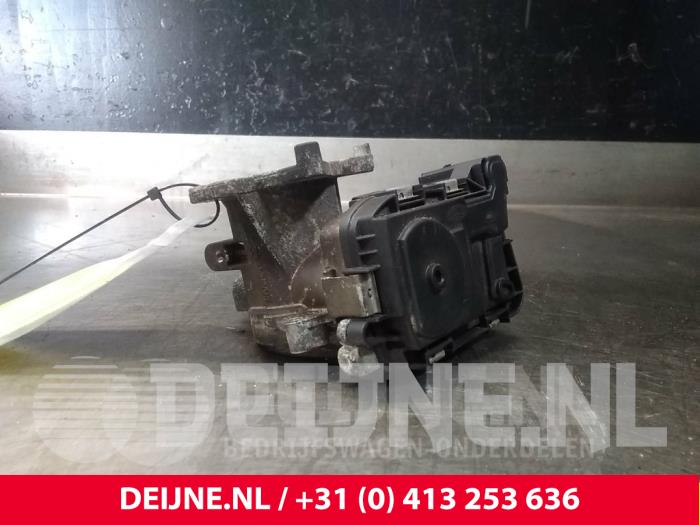 Usagé Boitier papillon Citroen Nemo (AA) 1.3 HDi 75 Prix € 18,15 Prix TTC proposé par van Deijne Onderdelen Uden B.V.