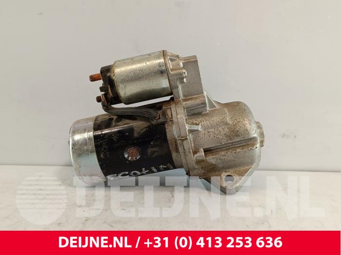 Used Starter Nissan Vanette (C23) 1.6 E/Cargo 16V Price € 18,15 Inclusive VAT offered by van Deijne Onderdelen Uden B.V.
