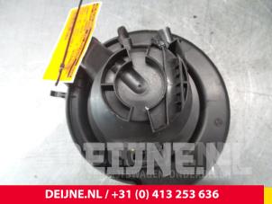 Używane Silnik wentylatora nagrzewnicy Opel Astra G (F08/48) 1.6 Cena € 10,00 Procedura marży oferowane przez van Deijne Onderdelen Uden B.V.