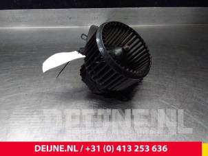 Used Heating and ventilation fan motor Volkswagen Transporter T6 2.0 TDI DRF Price € 42,35 Inclusive VAT offered by van Deijne Onderdelen Uden B.V.