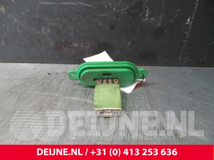 Heater resistor from a Iveco New Daily IV 50C14GV, 50C14GV/P 2006