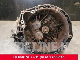 Gebrauchte Getriebe Renault Trafic New (FL) 1.9 dCi 82 16V Preis auf Anfrage angeboten von van Deijne Onderdelen Uden B.V.