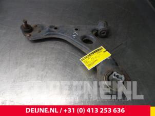 Usagé Bras de suspension bas avant gauche Peugeot Bipper (AA) 1.3 HDI Prix € 42,35 Prix TTC proposé par van Deijne Onderdelen Uden B.V.