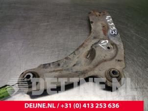 Used Front lower wishbone, right Nissan Primastar 1.9 dCi 100 Price on request offered by van Deijne Onderdelen Uden B.V.