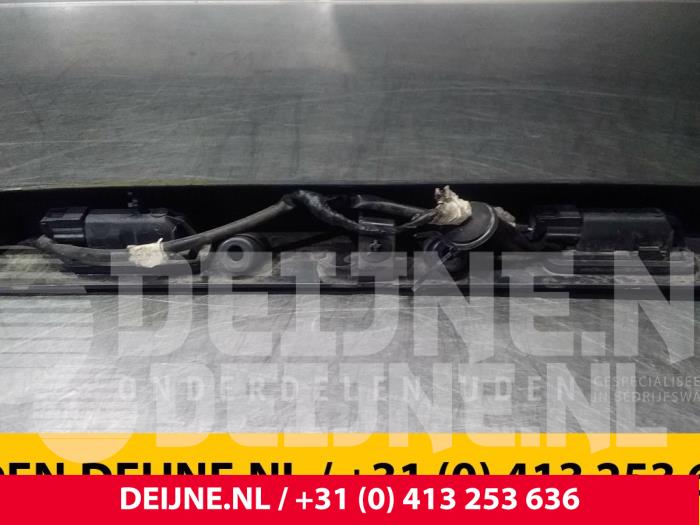 Baguette de protection arrière d'un Mercedes-Benz Citan (415.6) 1.5 109 CDI 2014