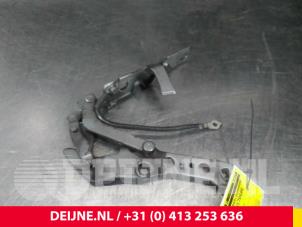 Used Bonnet Hinge BMW X3 Price € 25,00 Margin scheme offered by van Deijne Onderdelen Uden B.V.
