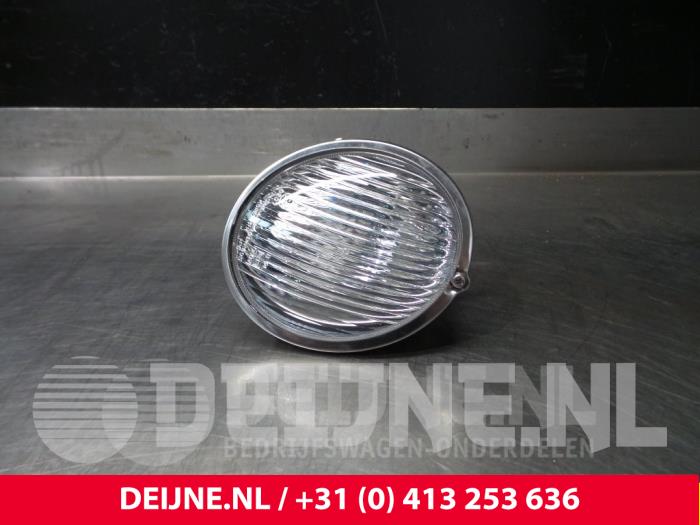 Fog light, front right from a Hyundai Starex (H 1) 2.5 TD 1998