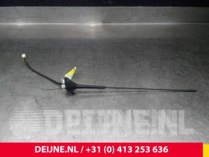 Used Antenna Renault Trafic Price € 30,25 Inclusive VAT offered by van Deijne Onderdelen Uden B.V.
