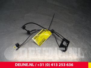 Used GPS antenna Mercedes V (447.8) 2.1 250 BlueTEC, 250 d 16V Price € 72,60 Inclusive VAT offered by van Deijne Onderdelen Uden B.V.