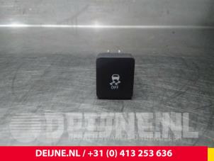 Used ESP switch Mercedes Citan (415.6) 1.5 109 CDI Price € 6,05 Inclusive VAT offered by van Deijne Onderdelen Uden B.V.