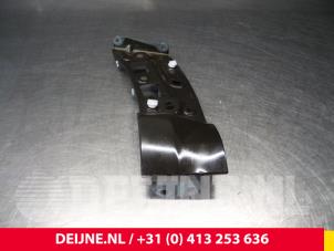 Used Front wing, left Volkswagen Crafter (SY) 2.0 TDI Price € 42,35 Inclusive VAT offered by van Deijne Onderdelen Uden B.V.