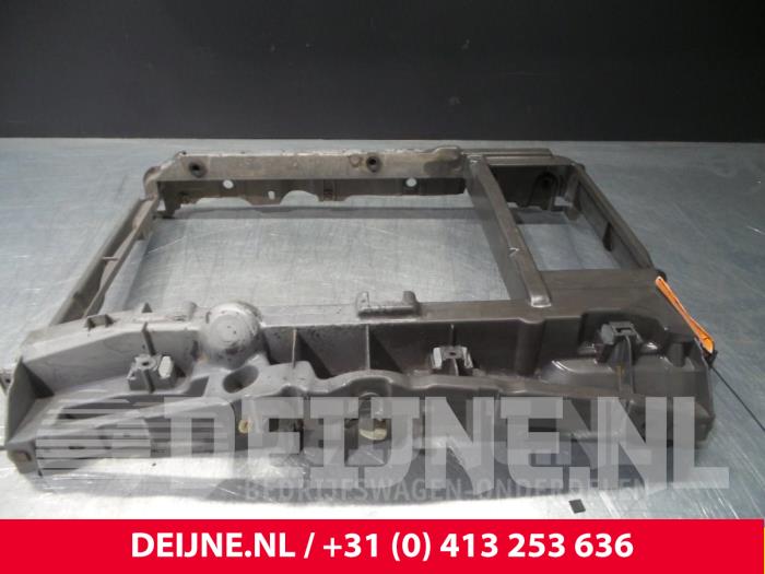 Begagnade Front Peugeot 207 SW (WE/WU) 1.6 HDi Pris € 50,00 Marginaltabell erbjuds av van Deijne Onderdelen Uden B.V.