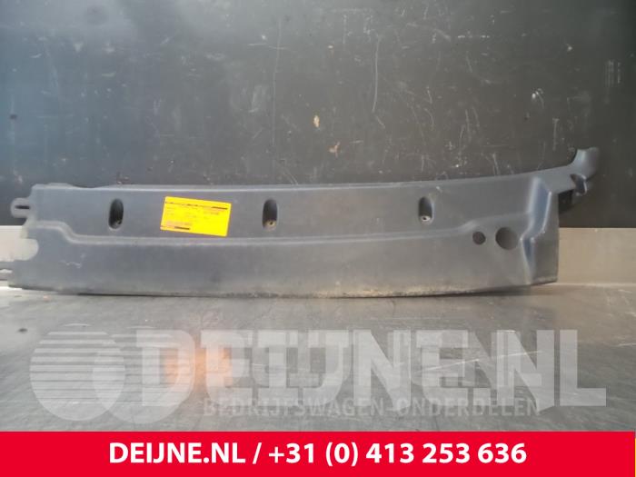 Używane Parawan Iveco New Daily Cena € 48,40 Z VAT oferowane przez van Deijne Onderdelen Uden B.V.