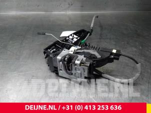 Used Door lock mechanism 2-door, left Mercedes V (447.8) 2.1 200 CDI, 200 d 16V Price € 133,10 Inclusive VAT offered by van Deijne Onderdelen Uden B.V.