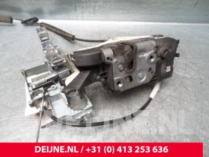 Usagé Serrure portière mécanique 2portes gauche Citroen Berlingo Prix € 24,20 Prix TTC proposé par van Deijne Onderdelen Uden B.V.