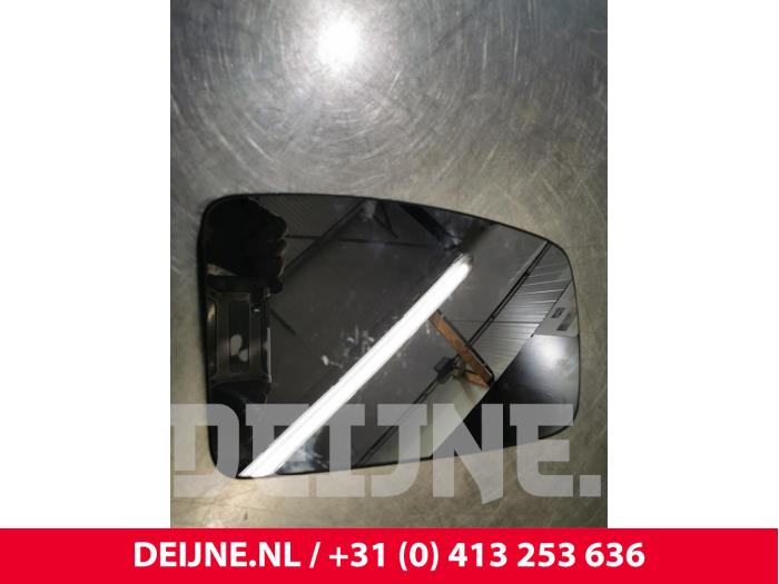 Używane Szyba lusterka lewego Renault Master Cena € 18,15 Z VAT oferowane przez van Deijne Onderdelen Uden B.V.