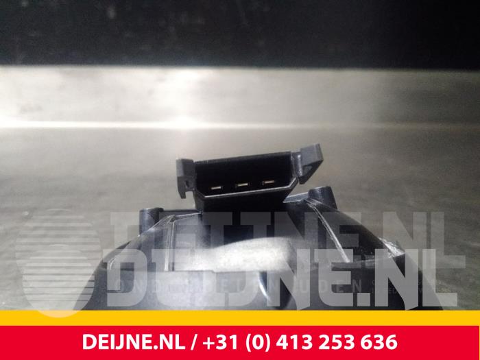 Retrovisor de motor izquierda de un Mercedes-Benz Vito (447.6) 2.2 114 CDI 16V 2018