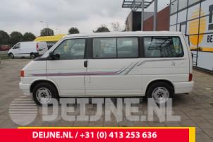 Gebrauchte Zusätzliches Fenster 2-türig links hinten Volkswagen Transporter Preis € 60,50 Mit Mehrwertsteuer angeboten von van Deijne Onderdelen Uden B.V.