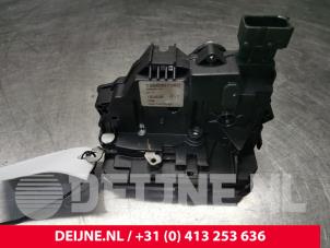 Used Minibus/van rear door lock mechanism Fiat Fiorino Price € 48,40 Inclusive VAT offered by van Deijne Onderdelen Uden B.V.
